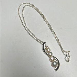 Elegant Silver Pearl Necklace